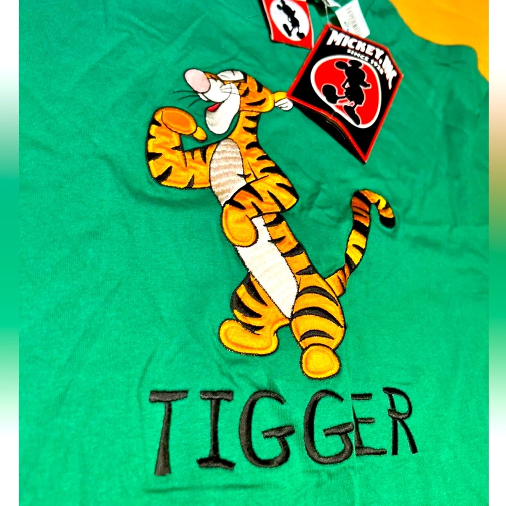 90's Disney Shirt Mickey Inc Embroidered Tigger Winnie the Pooh  NWT Size L/XL